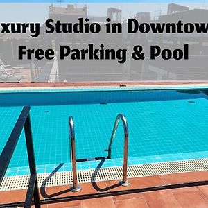 Luxe Central Studio With Pool, Parking & Ac